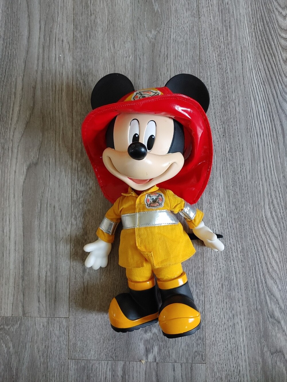 Disney Junior Fire Rescue Talking Mickey Mouse